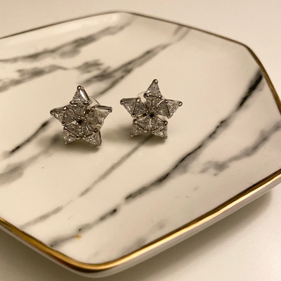Jewelmint Jewelry - Jewelmint audrey stud silver earrings